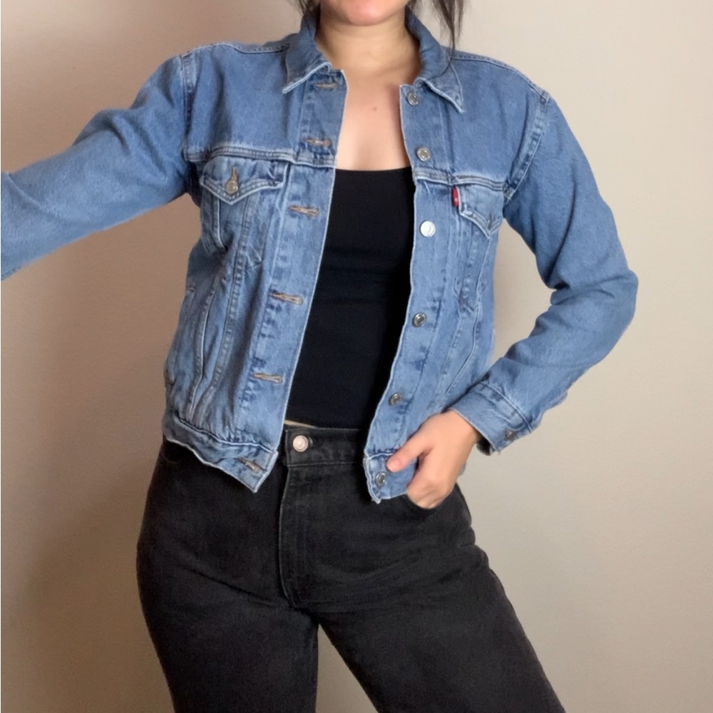 Levi’s Classic Denim Jacket Cropped Jean Jacket Size Small